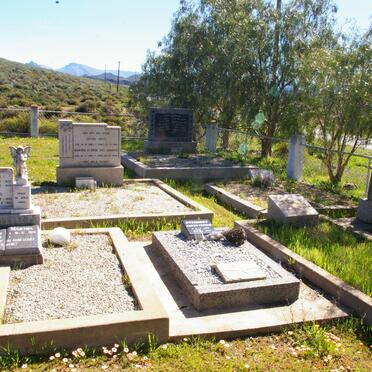 Western Cape, MONTAGU district, Die Koo, The Coo 51, Augustyn farm stall cemetery