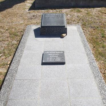 GROENEWALD Bernardus J.P. 1911-1994 &amp; Magrietha W.J. 1916-2014 :: GROENEWALD Michiel Josias 1944-2002