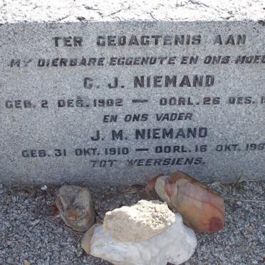NIEMAND J.M. 1910-1967 &amp; C.J. 1902-1946
