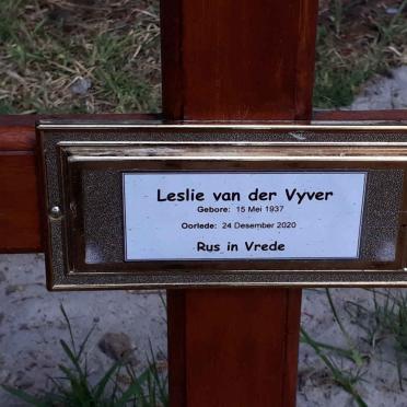 VYVER Leslie, van der 1937-2020