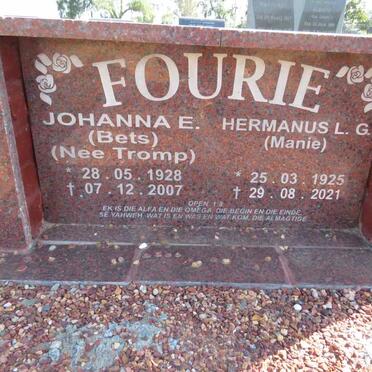 FOURIE Hermanus L.G. 1925-2021 & Johanna E. TROMP 1928-2007