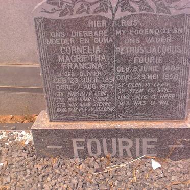 FOURIE Petrus Jacobus 1885-1958 &amp; Cornelia Magrietha Francina OLIVIER 1891-1975