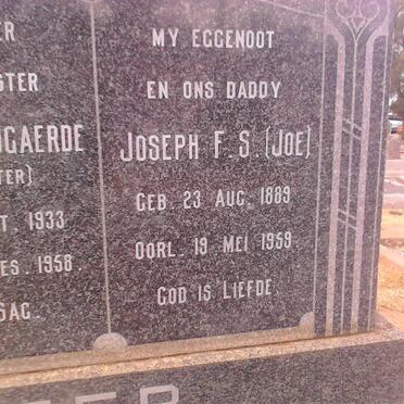 FOSTER :: VAN NIEKERK :: V.D. BOGAERDE