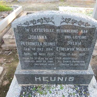 HEUNIS Johanna Petronella 1894-1959 :: WALKER Sylvia Ethelwyn 1932-1960 