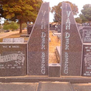 MERWE Jacobus Carel, van der 1912-1995 &amp; Dina Hendrina 1917-1987