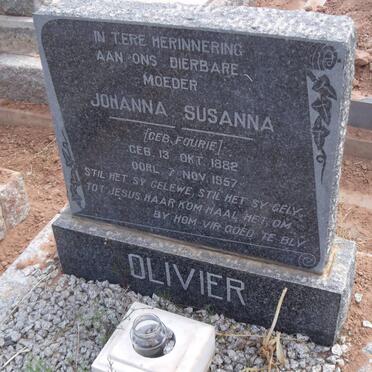 OLIVIER Johanna Susanna nee FOURIE 1882-1957