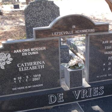 VRIES Petrus, de 1918-1994 &amp; Catherina Elizabeth 1916-2007