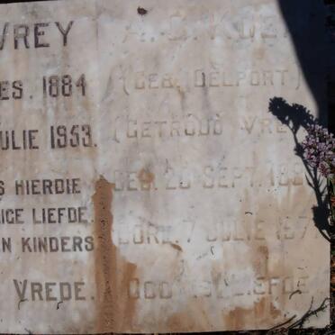 VREY M. 1884-1953  &amp; KOEN A.C voorheen VREY nee DELPORT 1888-1971