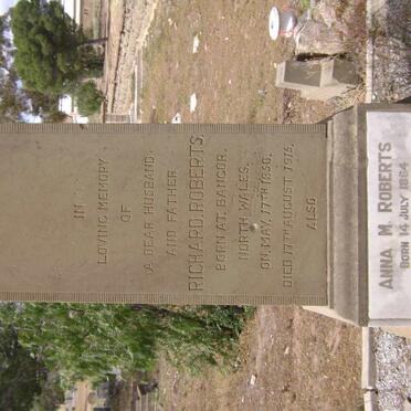 ROBERTS Richard 1850-1915 &amp; Anna M. 1864-1943