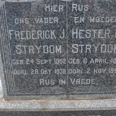 STRYDOM Frederick J. 1852-1938 &amp; Hester P. 1861-1949
