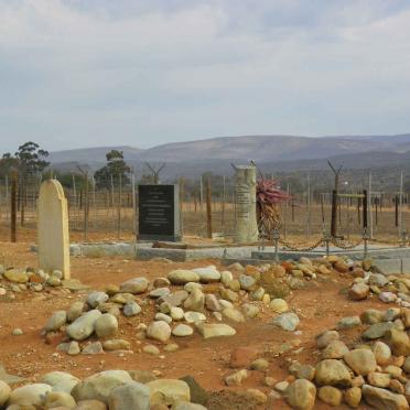 Western Cape, OUDTSHOORN district, Armoed 159_01, La Plume, farm cemetery