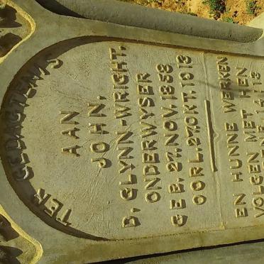 Western Cape, OUDTSHOORN district, De Haasejagt 79_6, farm cemetery
