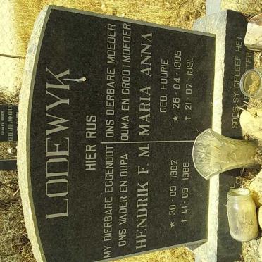 LODEWYK Hendrik F.M. 1902-1966 &amp; Maria Anna FOURIE 1905-1991