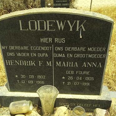 LODEWYK Hendrik F.M. 1902-1966 &amp; Maria Anna FOURIE 1905-1991