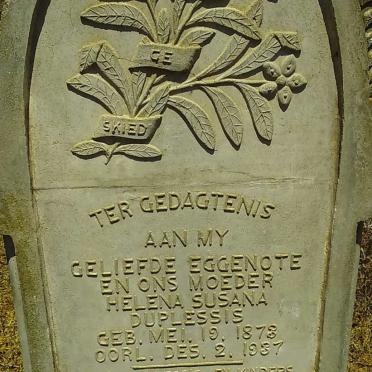 Western Cape, OUDTSHOORN district, De Haasejagt 79_2, farm cemetery