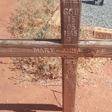 OFF Mary-Anna 1945-2009