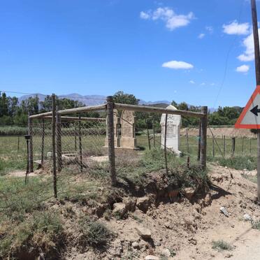 Western Cape, OUDTSHOORN district, Middelplaas, Rietvalley 76_3, farm cemetery