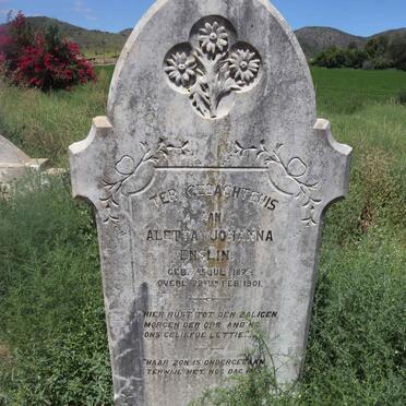 Western Cape, OUDTSHOORN district, Middelplaas, Rietvalley 76_1, Small cemetery