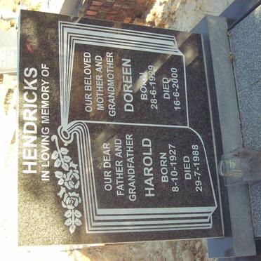 HENDRICKS Harold 1927-1988 &amp; Doreen 1929-1990