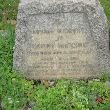 Western Cape, PAARL district, Simondium, St Georges Church, church yard
