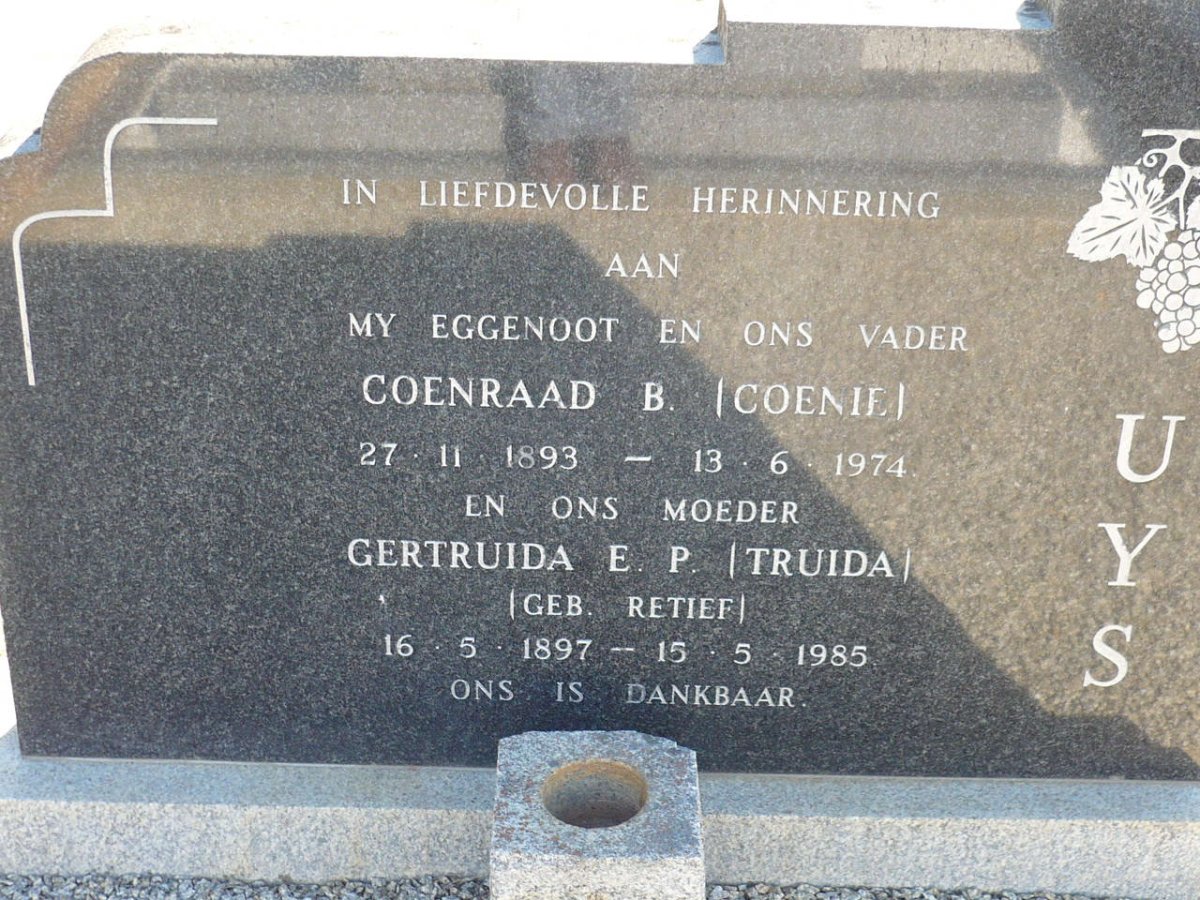 UYS Coenraad B. 1893-1974 &amp; Gertruida E.P. RETIEF 1897-1985