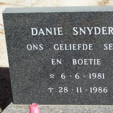 SNYDERS Danie 1981-1986
