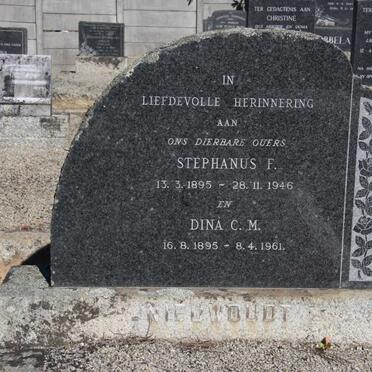 NIEUWOUDT Stephanus F. 1895-1946 &amp; Dina C.M. 1895-1961