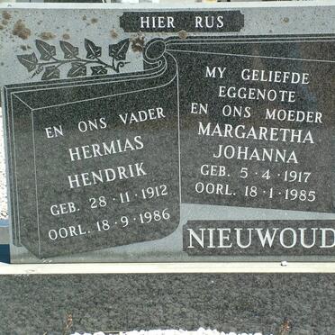 NIEUWOUDT Hermias Hendrik 1912-1986 &amp; Margaretha Johanna 1917-1985