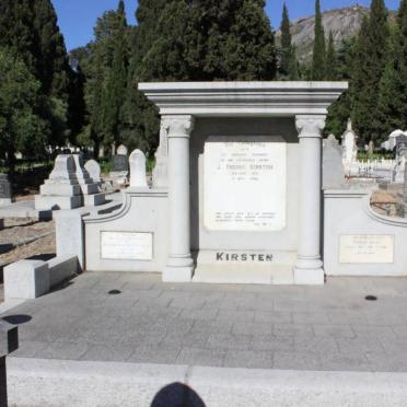 KIRSTEN GRAVE