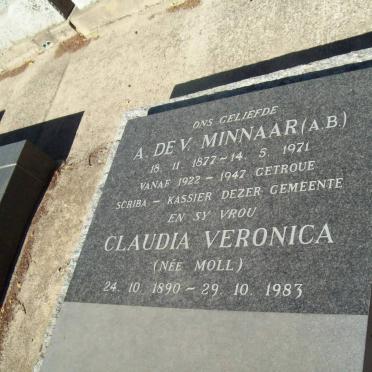 MINNAAR A. de V. 1877-1971 &amp; Claudia Veronica MOLL 1890-1983