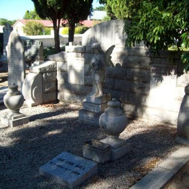 MOLL GRAVE