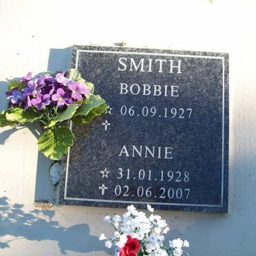 SMITH Bobbie 1927- &amp; Annie 1928-2007