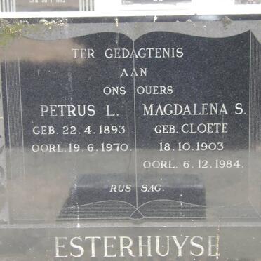 ESTERHUYSE Petrus L. 1893-1970 &amp; Magdalena S. CLOETE 1903-1984