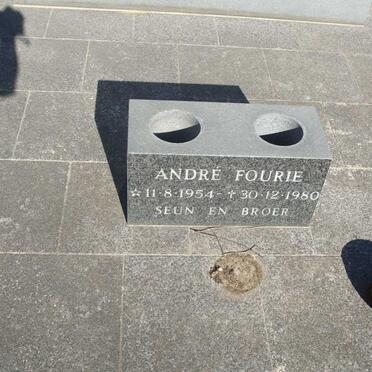 FOURIE Deetlefs 1928-1980 :: FOURIE Andre 1954-1980
