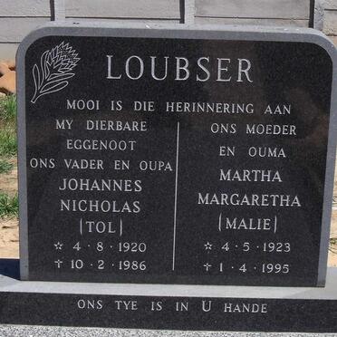 LOUBSER Johannes Nicolaas 1920-1986 & Martha Margaretha 1923-1995
