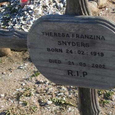 SNYDERS Theresa Franzina 1919-2002