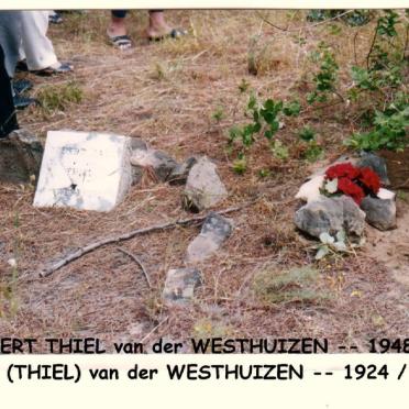 WESTHUIZEN Robert Thiel, van der 1948-1975 :: VAN DER WESTHUIZEN Ida nee THIEL 1924-2002