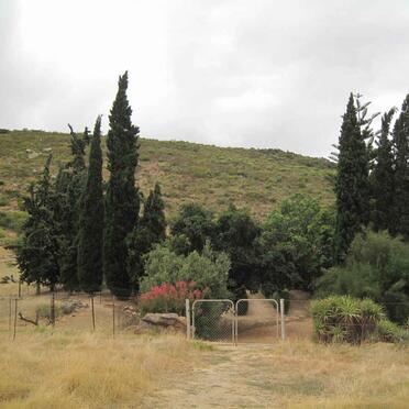 2. Entrance to the cemetery