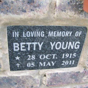 YOUNG Betty 1915-2011