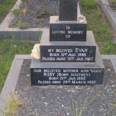? Evan 1888-1967 &amp; Ruby SOUTHEY 1892-1982