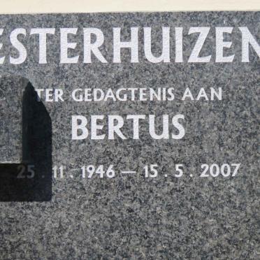 ESTERHUIZEN Bertus 1946-2007
