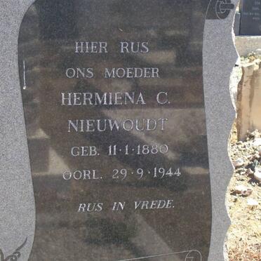 NIEUWOUDT Hermiena C. 1880-1944