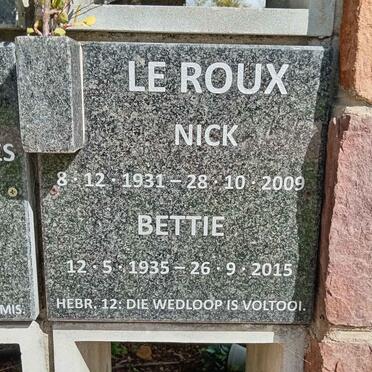ROUX Nick, le 1931-2009 &amp; Bettie 1935-2015
