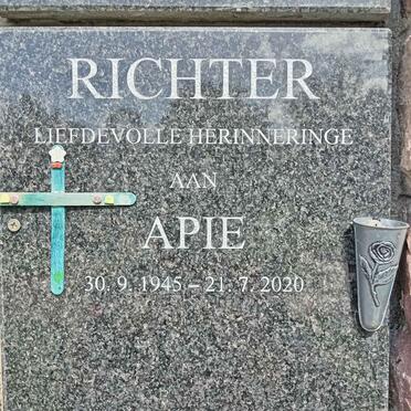 RICHTER Apie 1945-2020