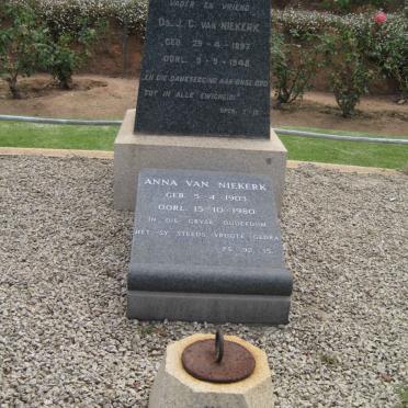 NIEKERK J.C., van 1897-1948 &amp; Anna 1903-1980
