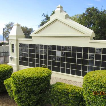 Gedenkmuur / Memorial Wall
