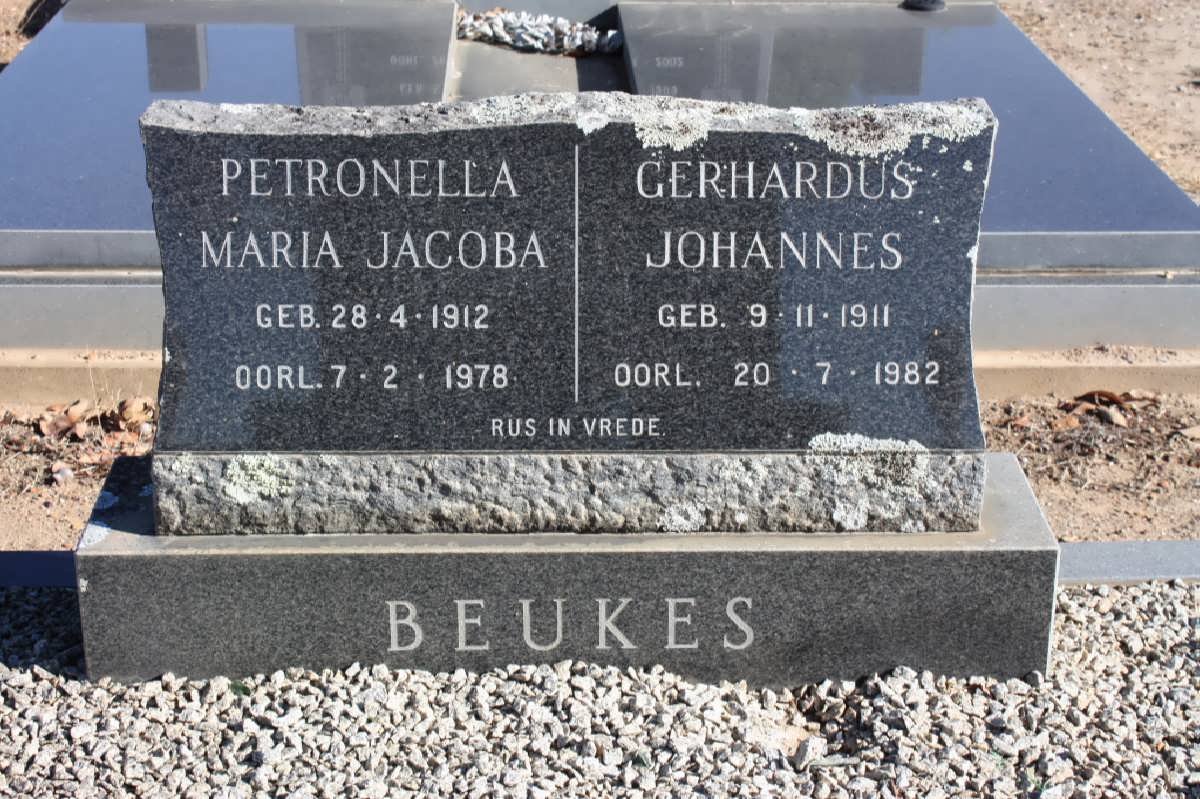 BEUKES Gerhardus Johannes 1911-1982 &amp; Petronella Maria Jacoba 1912-1978