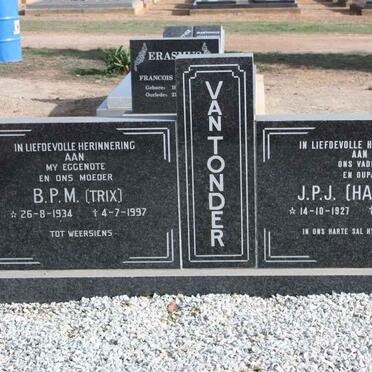 TONDER J.P.J., van 1927-2004 &amp; B. P.M. 1934-1997