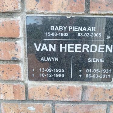HEERDEN Alwyn, van 1925-1986 & Sienie 1931-2011 :: PIENAAR Baby 1903-2005
