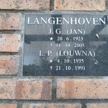 LANGENHOVEN J.G. Jan 1923-2005 &amp; L.P. Louwna 1935-1991